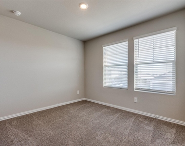 204 Travine Drive - Photo Thumbnail 16