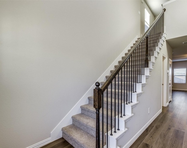 204 Travine Drive - Photo Thumbnail 4