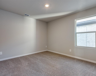 204 Travine Drive - Photo Thumbnail 19