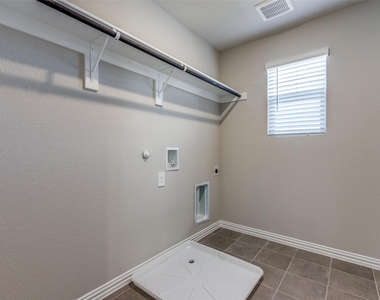 204 Travine Drive - Photo Thumbnail 15