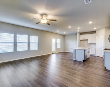 204 Travine Drive - Photo Thumbnail 5