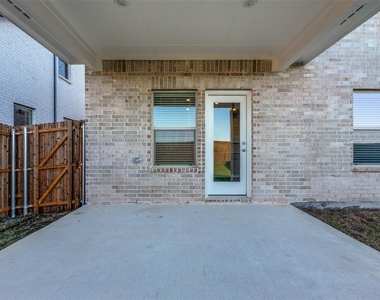 204 Travine Drive - Photo Thumbnail 23