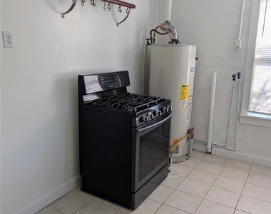1701 Meridian Avenue - Photo Thumbnail 6