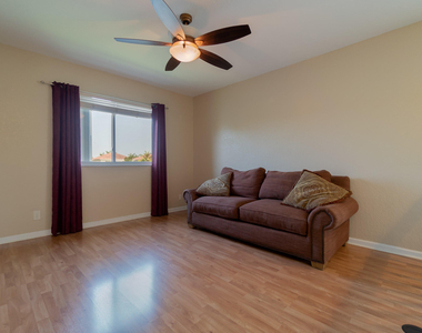 2146 Oakmont Drive - Photo Thumbnail 11