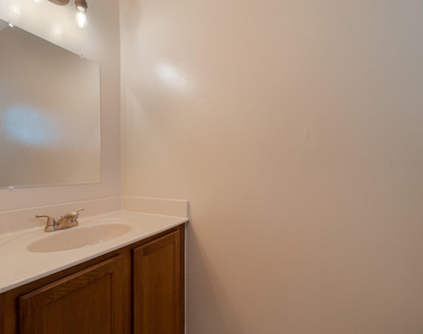 2146 Oakmont Drive - Photo Thumbnail 3