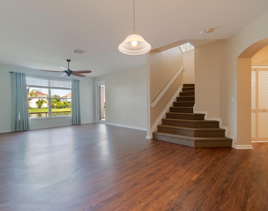 2146 Oakmont Drive - Photo Thumbnail 9
