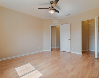 2146 Oakmont Drive - Photo Thumbnail 14