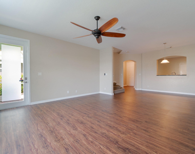 2146 Oakmont Drive - Photo Thumbnail 10