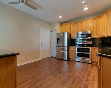 2146 Oakmont Drive - Photo Thumbnail 5