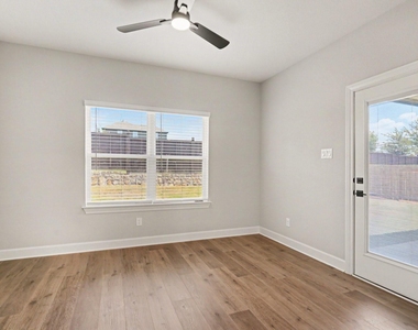 1109 Costa Vista Trail - Photo Thumbnail 17