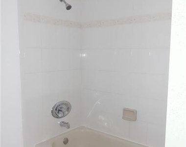 1905 Sw 86th Avenue - Photo Thumbnail 23