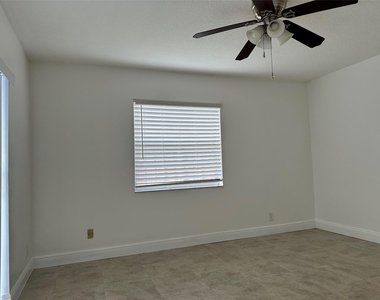 1905 Sw 86th Avenue - Photo Thumbnail 11
