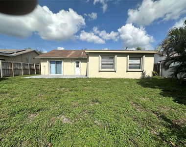 1905 Sw 86th Avenue - Photo Thumbnail 14