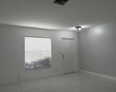 1905 Sw 86th Avenue - Photo Thumbnail 19