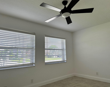 1905 Sw 86th Avenue - Photo Thumbnail 7
