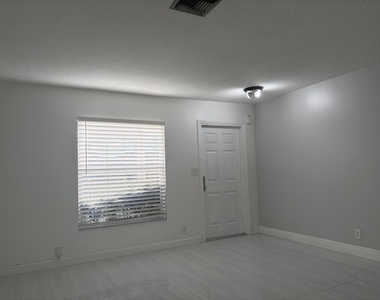 1905 Sw 86th Avenue - Photo Thumbnail 17