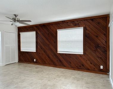 1905 Sw 86th Avenue - Photo Thumbnail 5