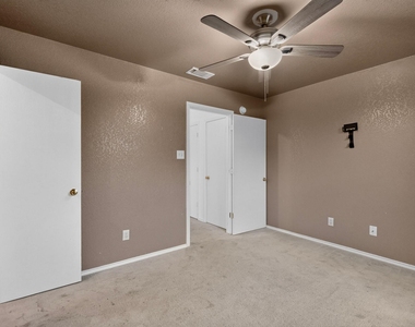 5201 Holster Drive - Photo Thumbnail 22