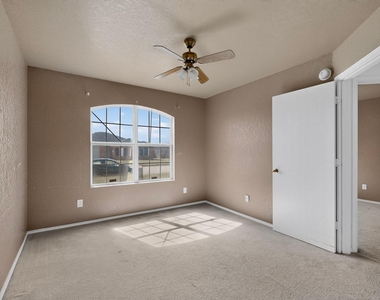 5201 Holster Drive - Photo Thumbnail 13