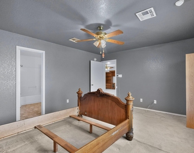 5201 Holster Drive - Photo Thumbnail 19