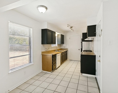 5133 Susan Lee Lane - Photo Thumbnail 4