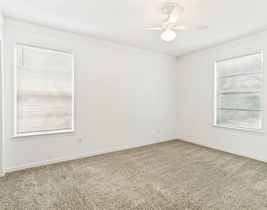 5133 Susan Lee Lane - Photo Thumbnail 9