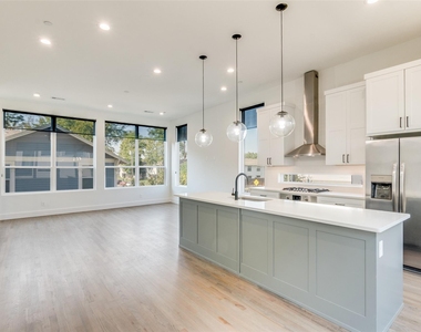 4718 Bryan Street - Photo Thumbnail 5