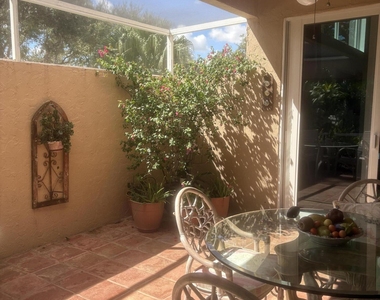 1604 Rosewood Way - Photo Thumbnail 6