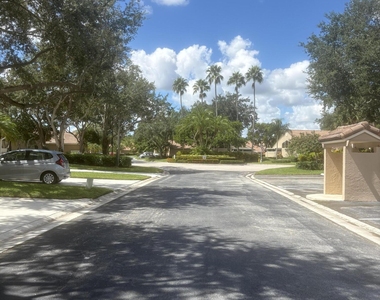 1604 Rosewood Way - Photo Thumbnail 34