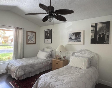 1604 Rosewood Way - Photo Thumbnail 23