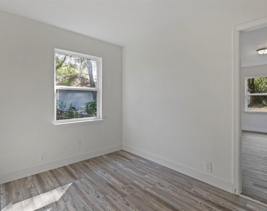 1415 Snyder Street - Photo Thumbnail 12
