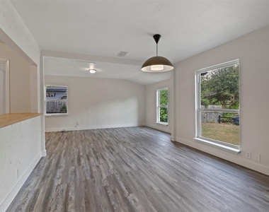 1415 Snyder Street - Photo Thumbnail 3