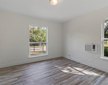 1415 Snyder Street - Photo Thumbnail 11
