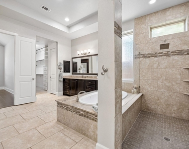 4550 Honeyvine Lane - Photo Thumbnail 14