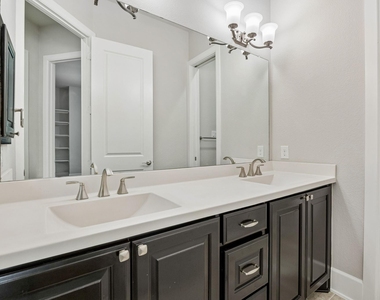 4550 Honeyvine Lane - Photo Thumbnail 15