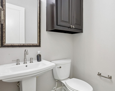 4550 Honeyvine Lane - Photo Thumbnail 23