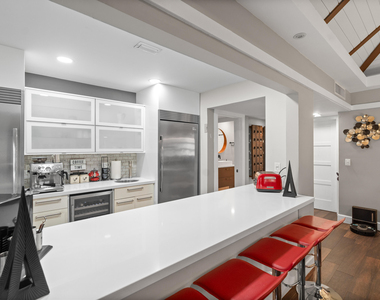6106 Royal Poinciana Lane - Photo Thumbnail 6