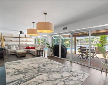 6106 Royal Poinciana Lane - Photo Thumbnail 13