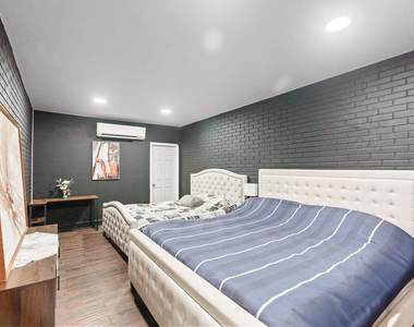6106 Royal Poinciana Lane - Photo Thumbnail 30