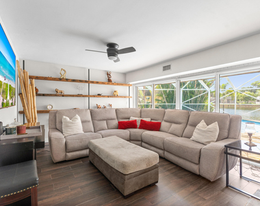 6106 Royal Poinciana Lane - Photo Thumbnail 14