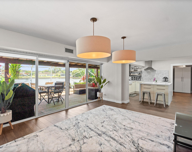 6106 Royal Poinciana Lane - Photo Thumbnail 17