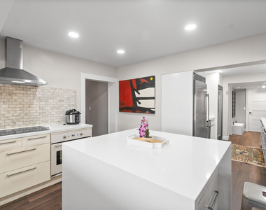 6106 Royal Poinciana Lane - Photo Thumbnail 9
