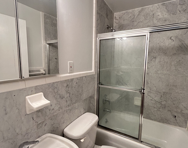 130 East 24th Street - Photo Thumbnail 5