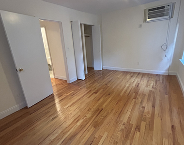 130 East 24th Street - Photo Thumbnail 7