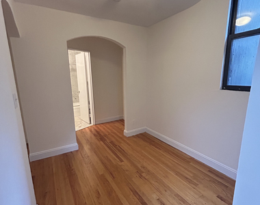 130 East 24th Street - Photo Thumbnail 1