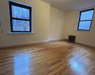 130 East 24th Street - Photo Thumbnail 6