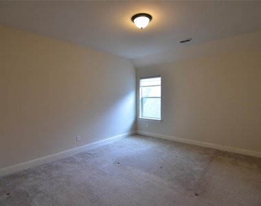 700 Addie Lane - Photo Thumbnail 22