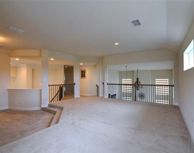 700 Addie Lane - Photo Thumbnail 19