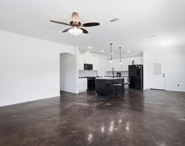 3809 Pine Road - Photo Thumbnail 10