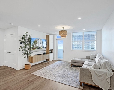 4250 Galt Ocean Drive - Photo Thumbnail 9